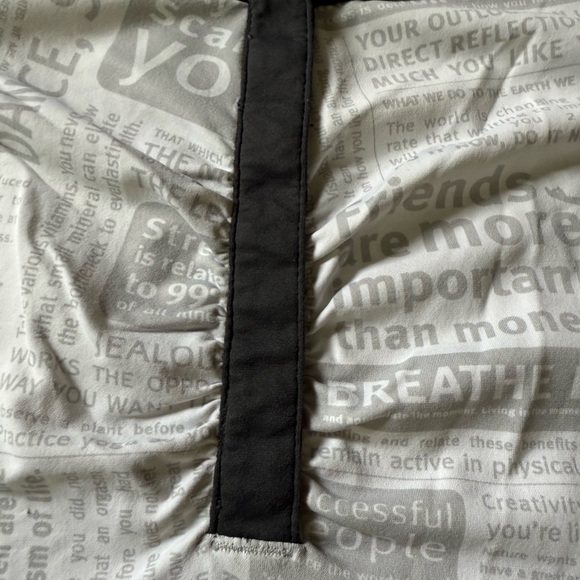 Lululemon Women's Long Sleeve Graphic Top size m(8/10) - Picture 3 of 3